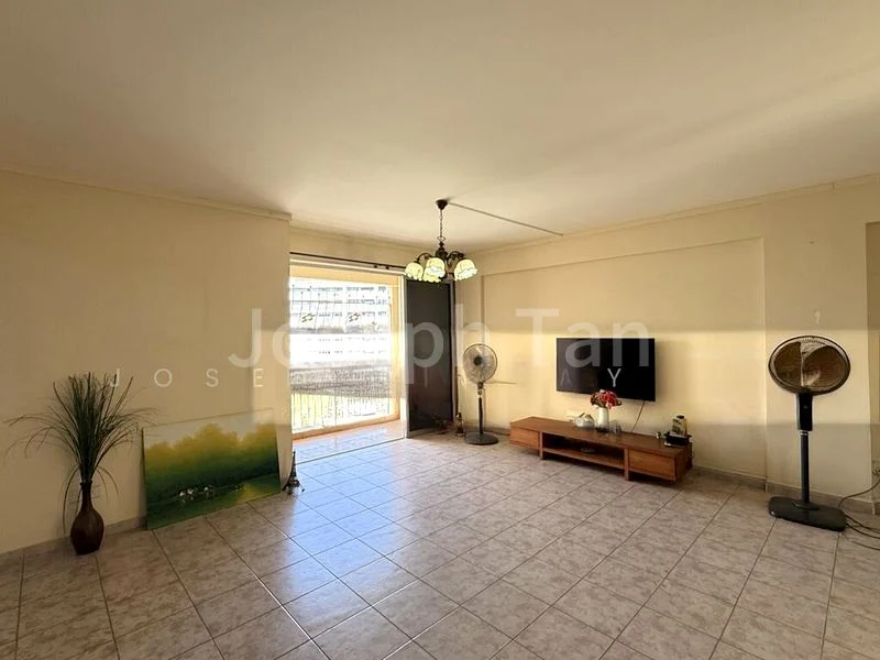 Executive HDB for Sale in  498J Tampines Street 45 - Image 2