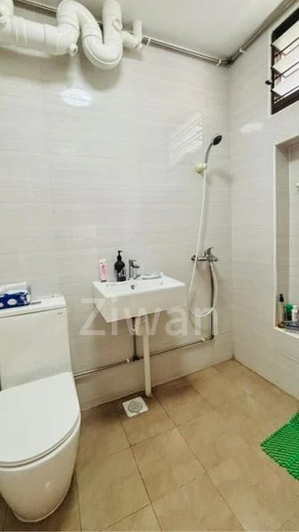 Common Room (HDB) for Rent in 163 Yung Ping Road - Image 2