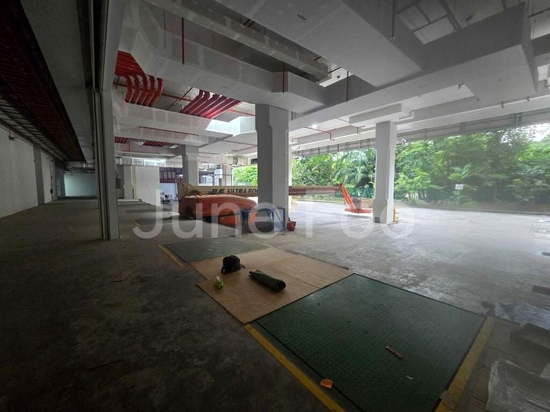 Light Industrial (B1) for Rent: High-Ceiling, Hi-Spec Unit at Harbourlink Innohub - Image 1