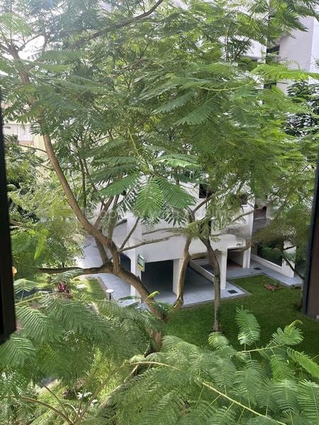 Executive HDB for Sale in  299C Compassvale Street - Image 1