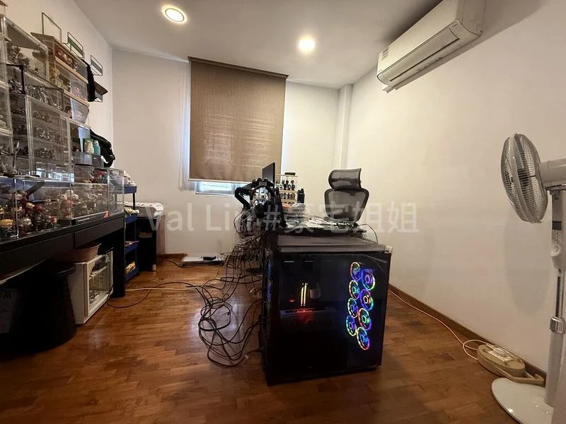 6 Bed Semi-Detached House (Landed) for Sale in  Coral Vale - Image 5