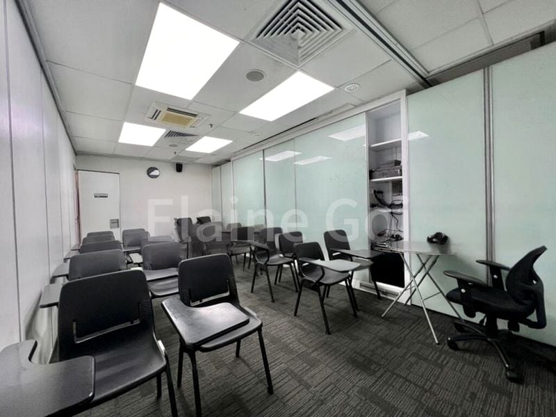 Office for Sale: International Plaza - Image 2