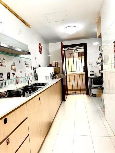 4 Bed Condo for Sale in  Seletaris - Image 8