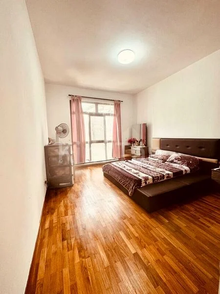 4 Bed Condo for Sale in  Seletaris - Image 12