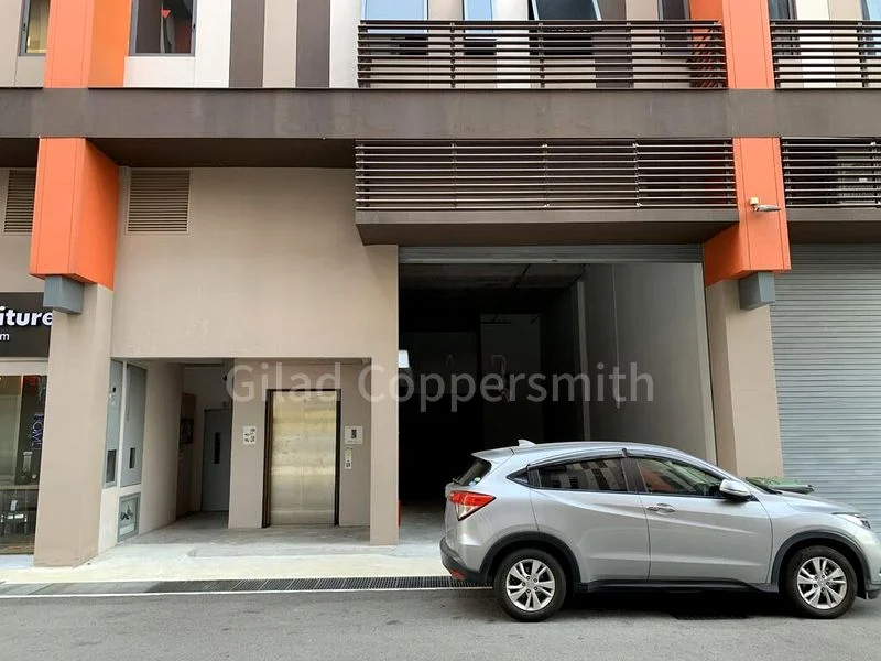 Light Industrial (B1) for Rent: Nordcom I - Image 7