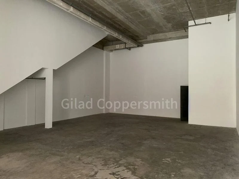 Light Industrial (B1) for Rent: Nordcom I - Image 3