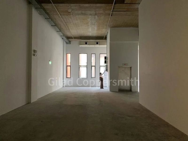 Light Industrial (B1) for Rent: Nordcom I - Image 4