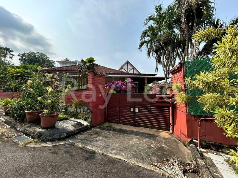 3 Bed Bungalow (Landed) for Sale around  Windsor Park Road - Image 1