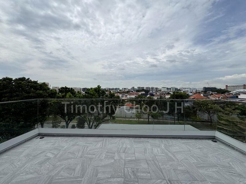 7 Bed Bungalow (Landed) for Sale in  Jalan Lapang - Image 1