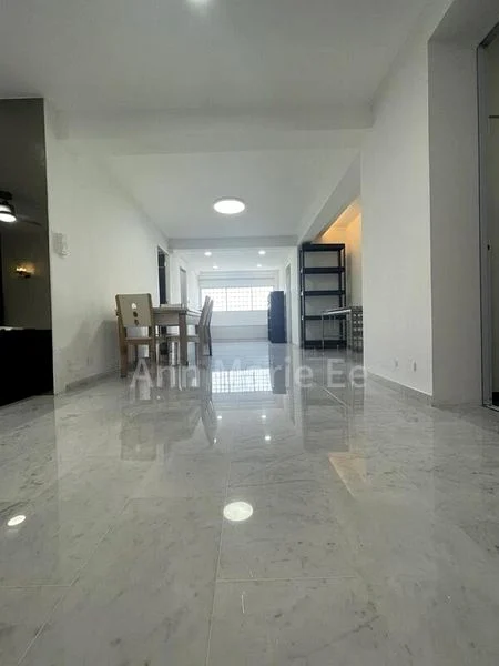 5 Room (5I) HDB for Rent in  29 Marine Crescent - Image 4