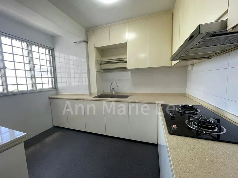 5 Room (5I) HDB for Rent in  29 Marine Crescent - Image 2