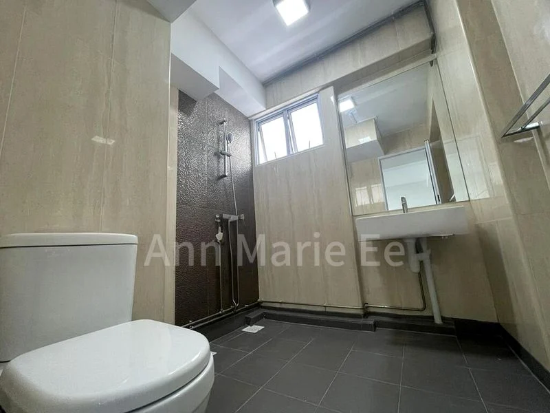 5 Room (5I) HDB for Rent in  29 Marine Crescent - Image 5
