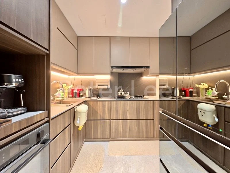 4 Bed Executive Condo for Sale in  Sea Horizon - Image 7