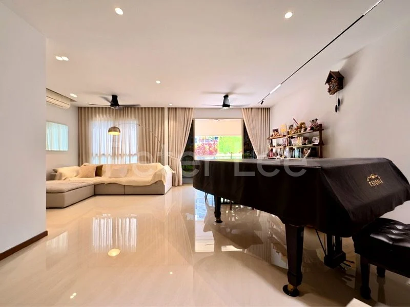 4 Bed Executive Condo for Sale in  Sea Horizon - Image 1