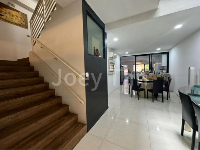 8 Bed Terraced House (Landed) for Sale in Jalan Bunga Rampai - Image 2