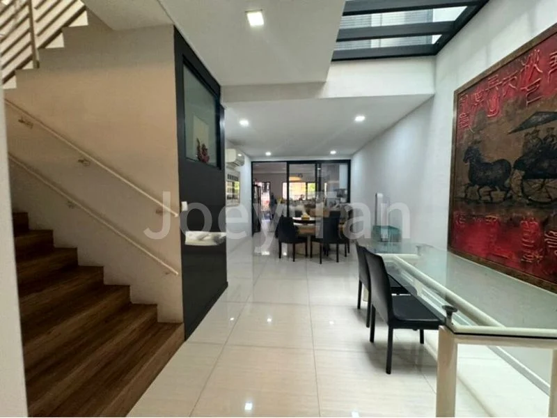 8 Bed Terraced House (Landed) for Sale in Jalan Bunga Rampai - Image 1