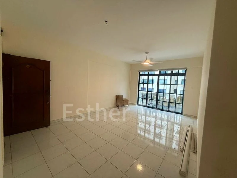 3 Bed Condo for Rent in  Park East - Image 10