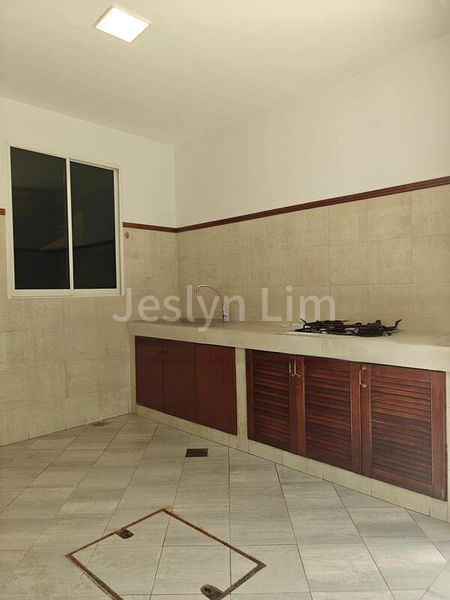 4 Bed Semi-Detached House (Landed) for Sale in Kew Avenue - Image 5