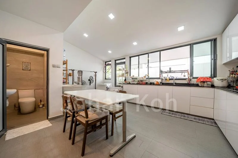 4 Bed Terraced House (Landed) for Rent in  Still Lane - Image 7