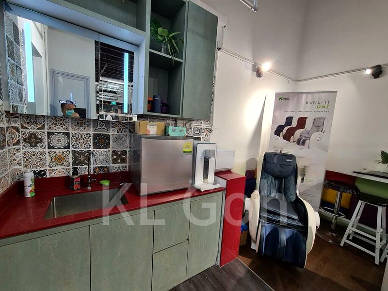 Light Industrial (B1) for Rent: Oxley BizHub 2 - Image 1