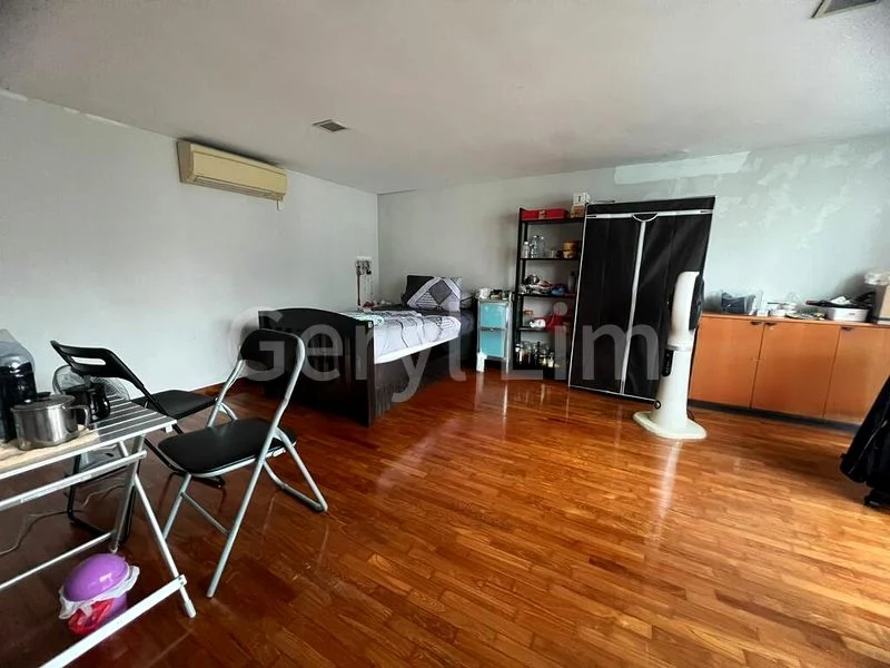 6 Bed Semi-Detached House (Landed) for Sale around  Lorong Kembangan - Image 11