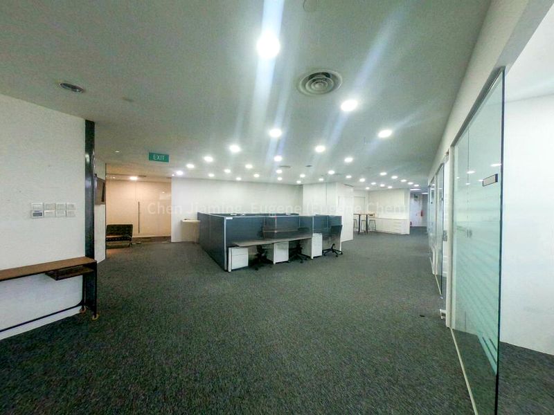 Office for Rent: The Plaza - Image 5
