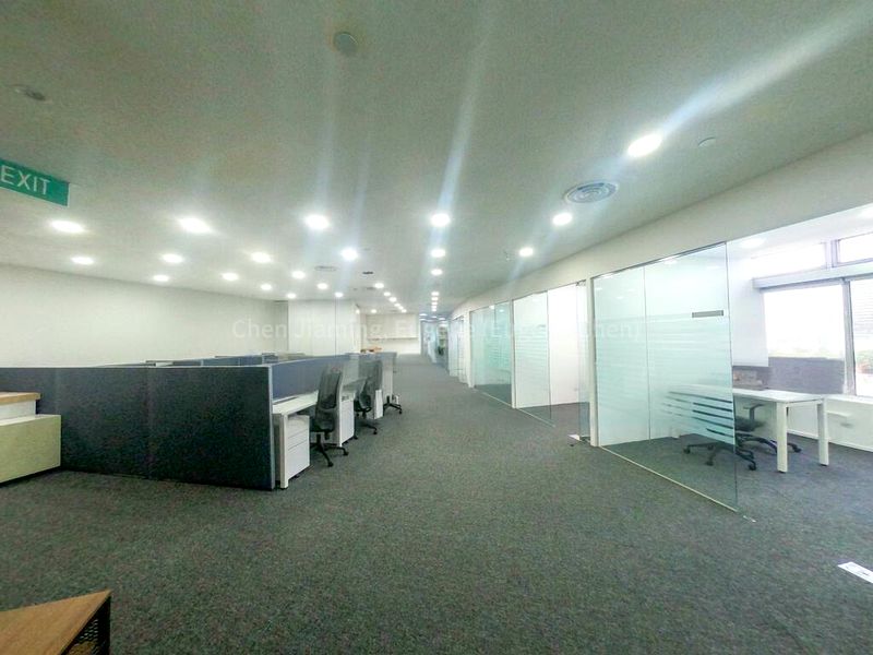 Office for Rent: The Plaza - Image 4