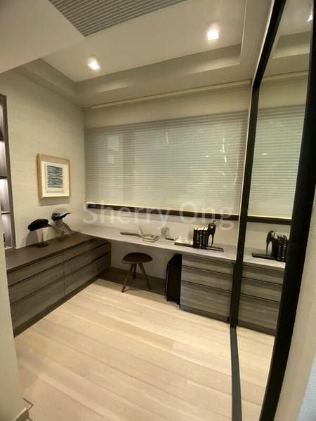 1 Bed Condo for Sale in  The Landmark - Image 2