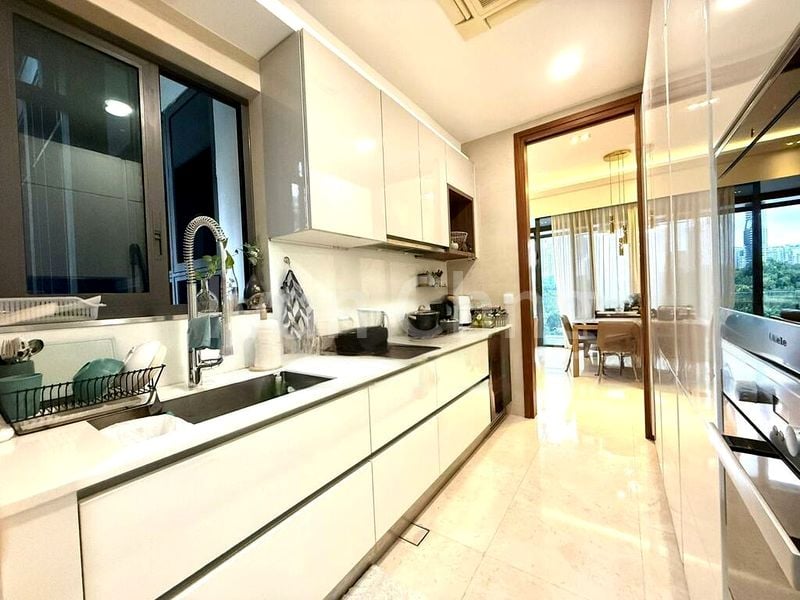 3 Bed Condo for Sale in  One Balmoral - Image 2