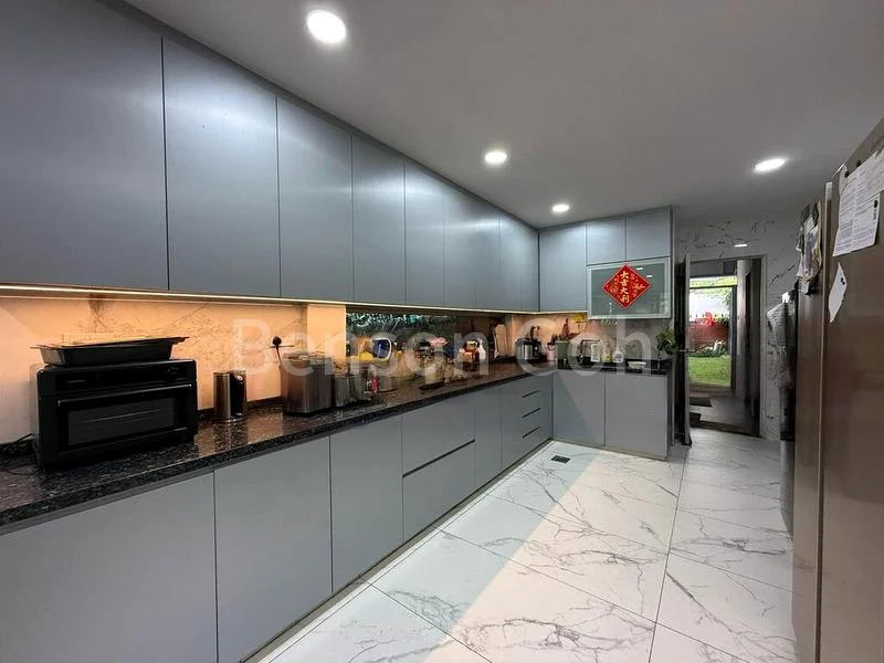 5 Bed Semi-Detached House (Landed) for Sale in  Jalan Tani - Image 10