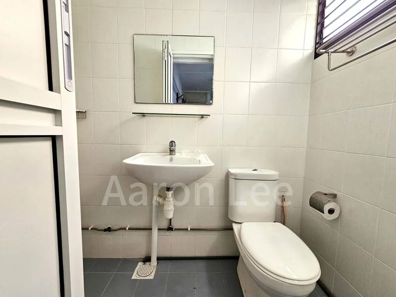 3 Room (3S) HDB for Sale in  210 Serangoon Central - Image 3