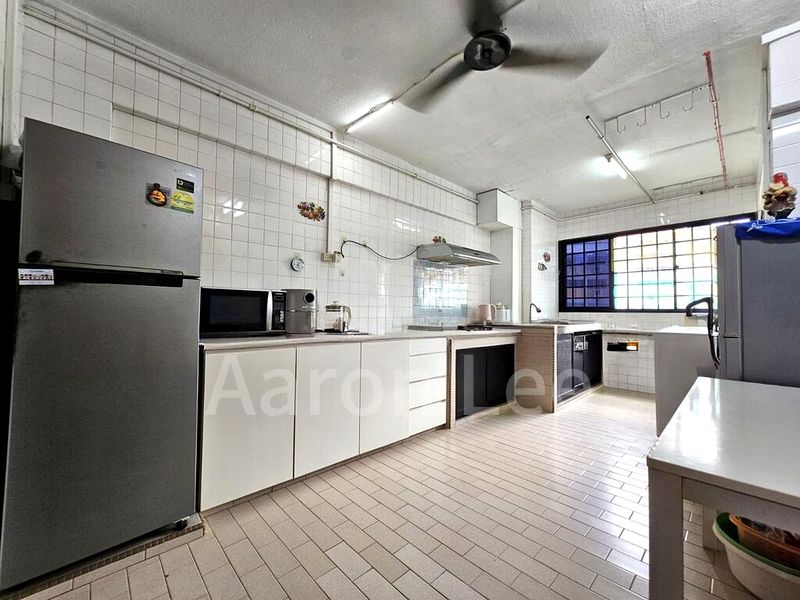 3 Room (3S) HDB for Sale in  210 Serangoon Central - Image 2