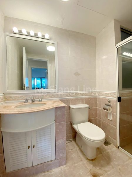 3 Bed Condo for Rent in  The Bayshore - Image 4