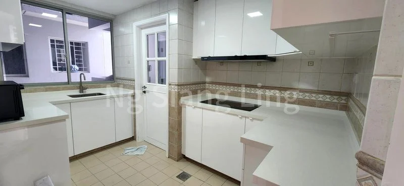 3 Bed Condo for Rent in  The Bayshore - Image 3