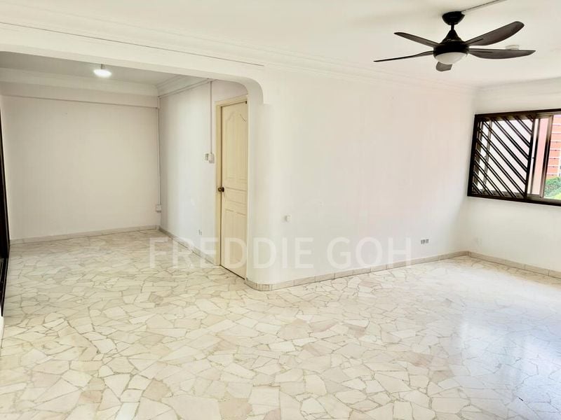 4 Room (4I) HDB for Sale in  187 Bukit Batok West Avenue 6 - Image 8