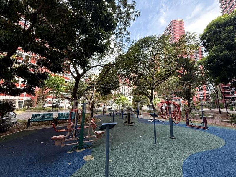 4 Room (4I) HDB for Sale in  187 Bukit Batok West Avenue 6 - Image 2