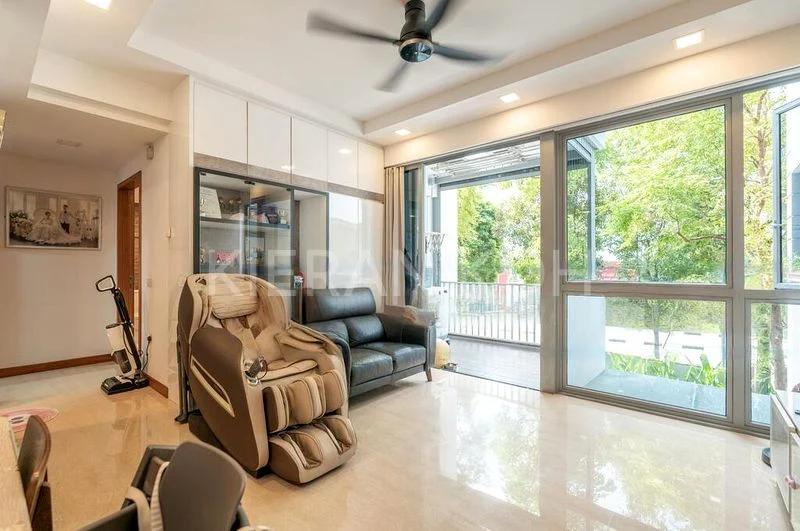 2 Bed Condo for Sale in  Woodhaven - Image 1