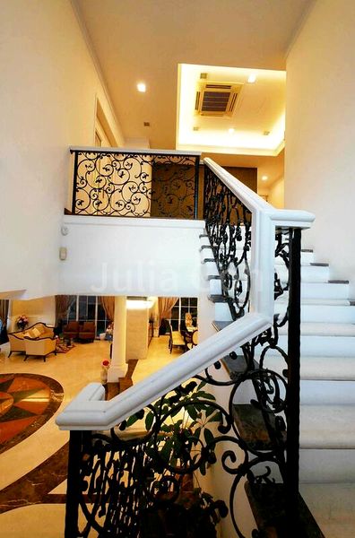 4+1 Bed Bungalow (Landed) for Sale in  Braddell Heights Estate - Image 8