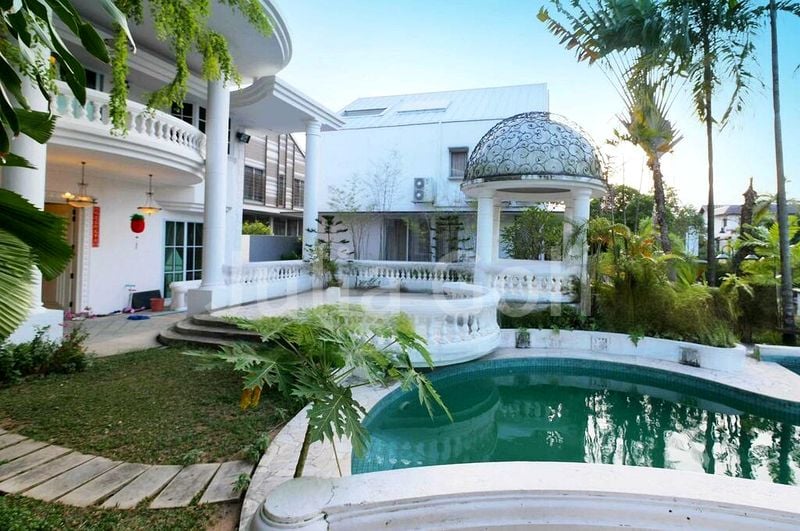 4+1 Bed Bungalow (Landed) for Sale in  Braddell Heights Estate - Image 1