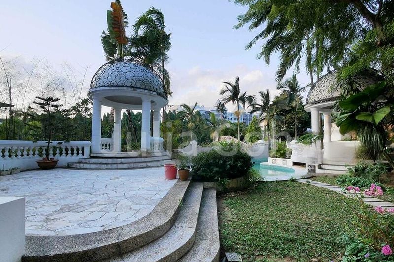 4+1 Bed Bungalow (Landed) for Sale in  Braddell Heights Estate - Image 2