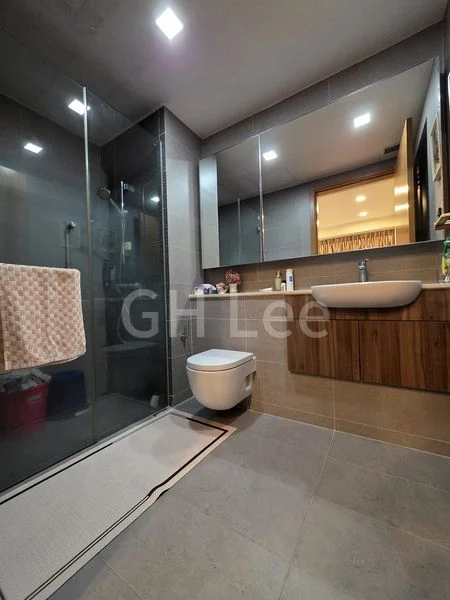 1 Bed Condo for Rent in  Waterbank At Dakota - Image 2