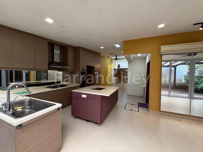 7 Bed Corner Terrace (Landed) for Rent in  Sembawang Hills Estate - Image 4