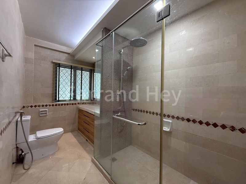 7 Bed Corner Terrace (Landed) for Rent in  Sembawang Hills Estate - Image 11