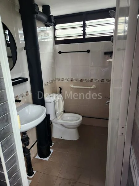 Common Room (HDB) for Rent in  365 Clementi Avenue 2 - Image 3