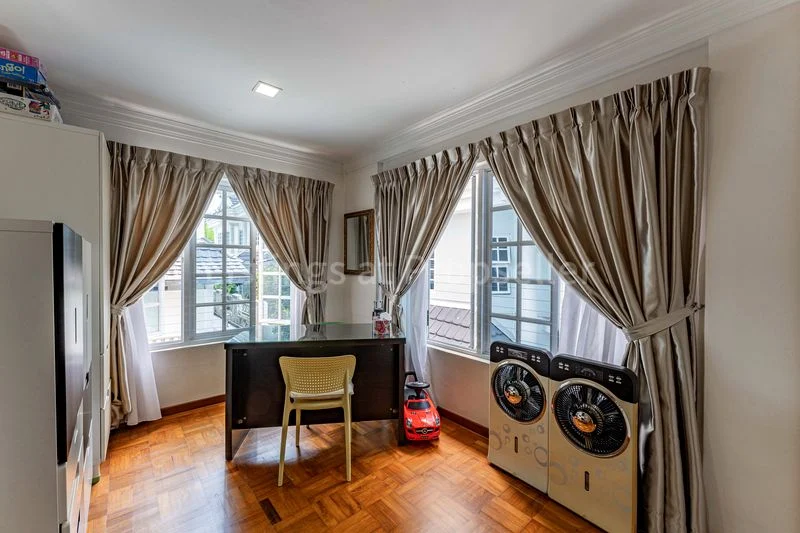 5 Bed Semi-Detached House (Landed) for Sale in Pasir Panjang Road - Image 3