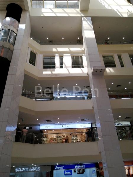 Shop / Shophouse for Rent in  Lucky Plaza - Image 1