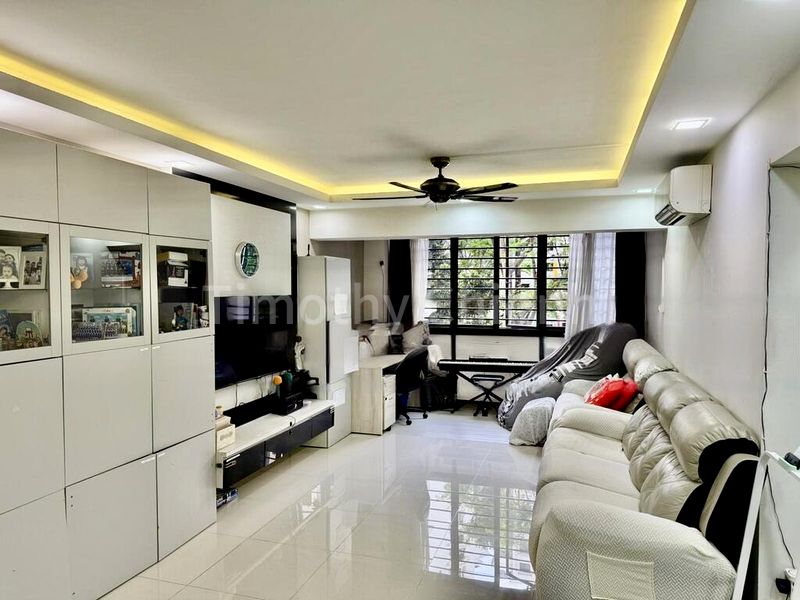 Executive HDB for Sale in  143 Rivervale Drive - Image 3