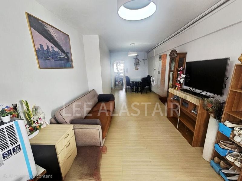 4 Room (4NG) HDB for Sale in 237 Yishun Ring Road - Image 1