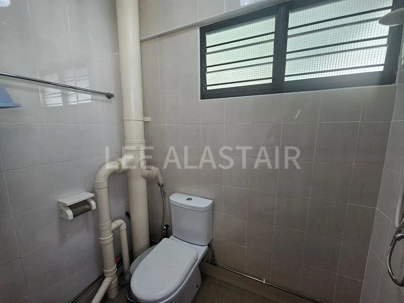 4 Room (4NG) HDB for Sale in 237 Yishun Ring Road - Image 12