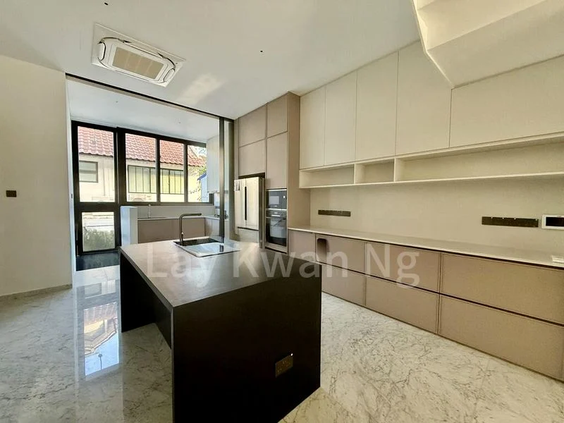 5 Bed Terraced House (Landed) for Sale in  Regent Villas - Image 9